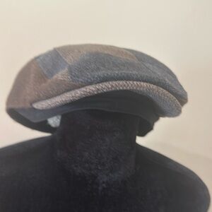 Golf hat , never worn,